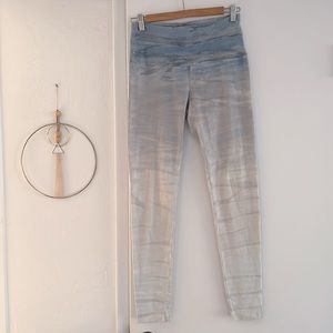 Hard Tail blue gradient leggings